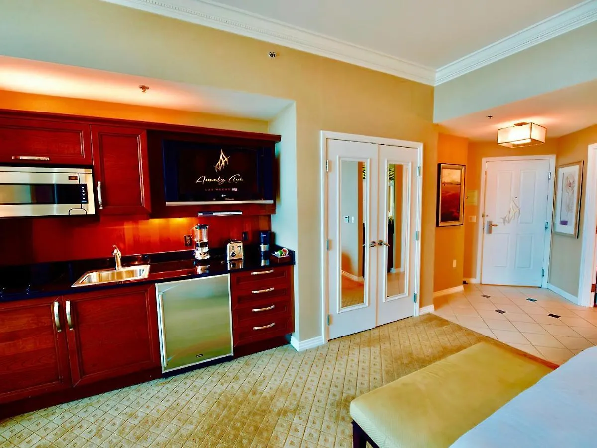 Amalz 2 Bedroom 3 Bathroom Balcony Suites At Mgm Signature ! Лас-Вегас 0*,  США
