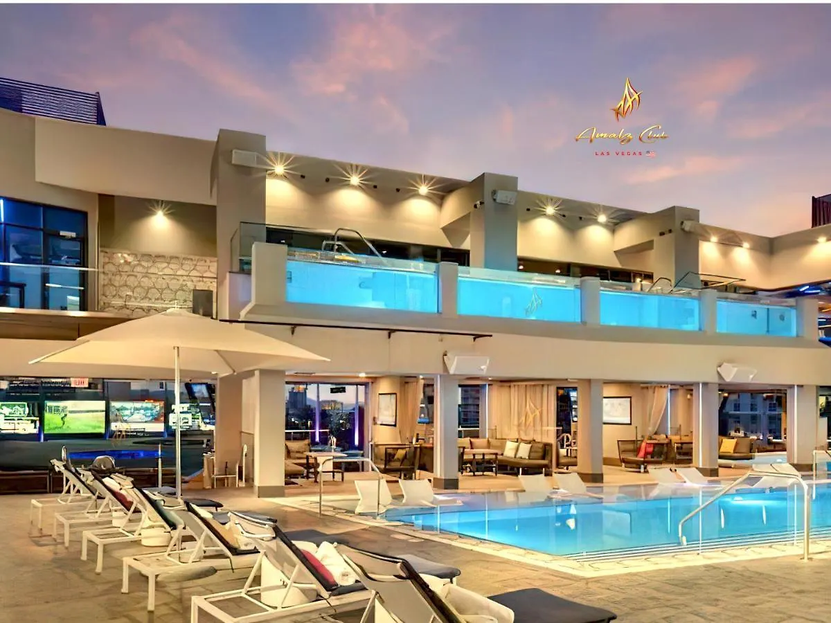 Amalz 2 Bedroom 3 Bathroom Balcony Suites At Mgm Signature ! Лас-Вегас